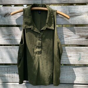 Banana Republic sleeveless pullover- size medium